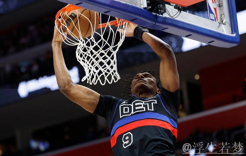 奥萨尔出战高效：9投5中，贡献12分6板1助2抢2帽